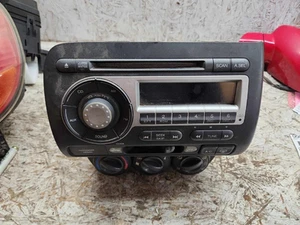 2007-2008 Honda Fit Radio AM-FM-CD Player Assembly OEM. - Picture 1 of 3