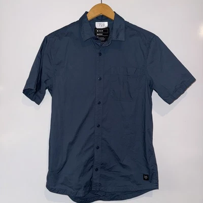 Fox Men’s Size M Button up Light Blue short sleeve shirt - Image 1 of 4