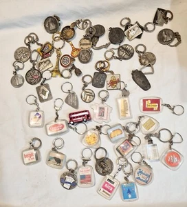 Lot de 45 anciens Porte-clefs Publicitaires - Afbeelding 1 van 6