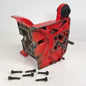 Homelite 330 Chainsaw crankcase A95884A with screws - Picture 1 of 6