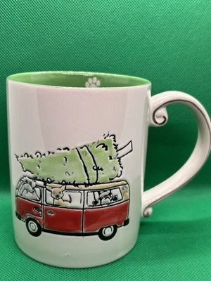 TAZA DE CAFÉ NAVIDEÑA CON FURGONETA, ÁRBOL DE NAVIDAD Y PERROS Foto 1 de 4