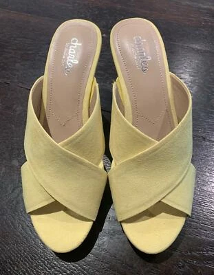 Nueva Sandalia de Cuña Charles by Charles David Latrice Amarilla Micro Gamuza 7 1/2 M Foto 1 de 4