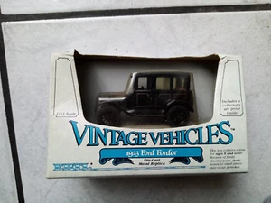 Vintage Vehicles - Ertl Modell in ovp. Karton "1923 Ford Fondor" 1:43 Die Cast - Bild 1 von 3
