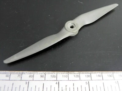 Propeller 6/2" / 15 X 5Cm - A.P.C. - Reinforced Gray Nylon - Image 1 of 3