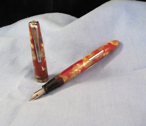 VINTAGE JAPAN OPAL FOUNTAIN PEN & NIB RED MARBLE 1940s 40s LETTER WRITING - Picture 1 of 8