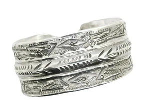 Brazalete ancho tunecino hecho a mano con sello de plata estampado patrón de peces - Imagen 1 de 11