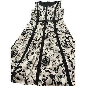 Talbots Women fit & Flare dress Black & Gray Floral sleeveless Romantic sz 2P - Picture 1 of 9