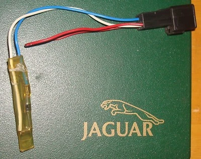 94 95 96 jaguar xjs front fog light lamp foglight shorting short plug  - Image 1 of 4