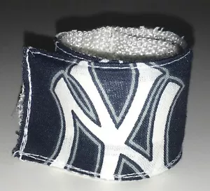 New York Yankees Armband Pro Baseball Fan Spiel Ausrüstung Team Bekleidung MLB Shop NY - Bild 1 von 2