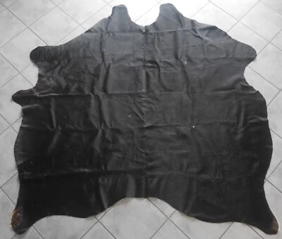 SUPERSCHÖNES MITTELGROSSES KUHFELL Rinderfell FAST SCHWARZ! 188 x 188 cm! 3,5 m² - Bild 1 von 4