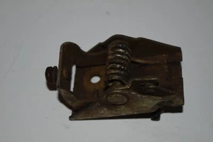 Ford Mustang Cougar 1971-1973 base manija interior de puerta lanzamiento de pestillo - Imagen 1 de 7