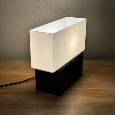 Lámpara de mesa minimalista impresa en 3D - Diseño rectangular moderno - LED Foto 1 de 4