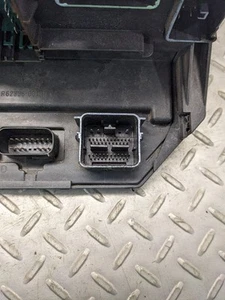 Chassis ECM Multifunction Includes Fuse Box Fits 14 CARAVAN 1161641 - Picture 1 of 11