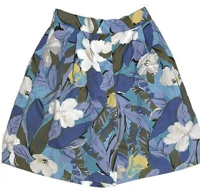 ALFRED DUNNER Blue Floral Shorts Elastic Back Waist Pleated Front Womens Size 10 - Image 1 of 4