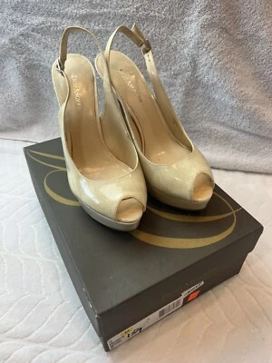 Bomba de plataforma alta Enzo Angiolini tacón de aguja talla 9 marfil brillo punta abierta nueva en caja R6 Foto 1 de 4