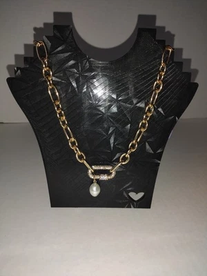 Collar Claire's con perlas de vidrio nuevo con etiquetas $25 Foto 1 de 3