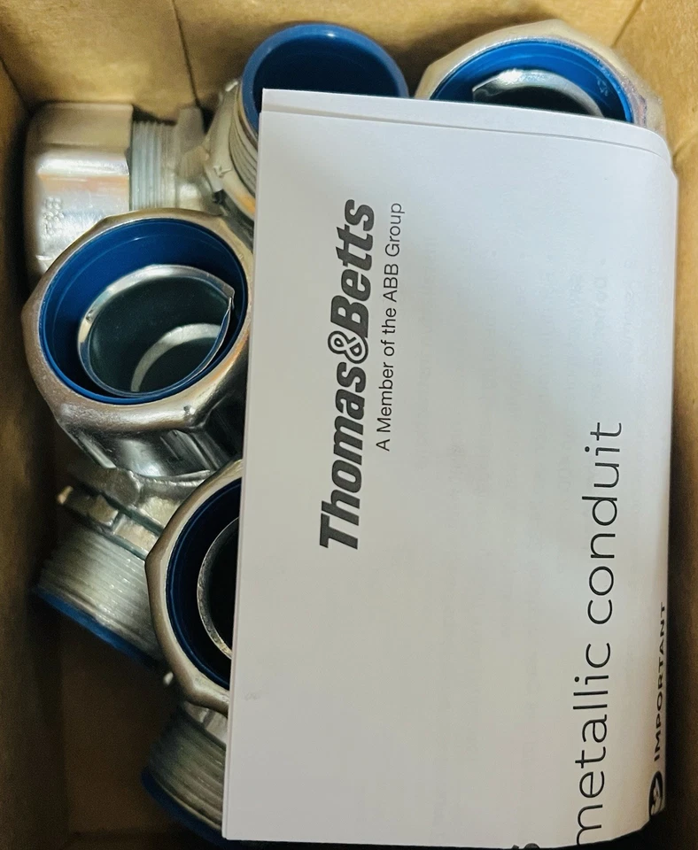 Thomas & Betts 5354 Insulated 90deg Liquidtight 1" Connector