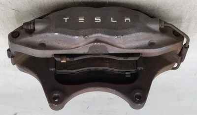 Pinza de freno delantera lateral derecha Tesla S Drivers 2014 OEM Foto 1 de 4