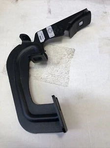 🔥🔥🔥🔥Genuine GM Driver Side Running Board Mounting Bracket 25831411 Qty 1. - Picture 1 of 6