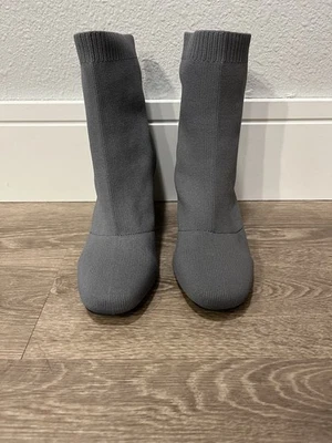 Botines para mujer MIA gris tejido elástico tacón bloque talla 6,5 Foto 1 de 4