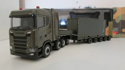 herpa Military SCANIA CS 20 ND  8x4 Tieflader mit Container, oliv, 1/87 - Bild 1 von 4