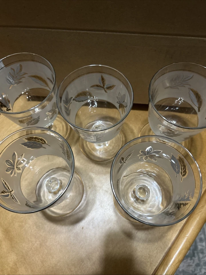 Vintage Libbey Frosted Silver Leaf 8 Oz Water Wine Stemmed Goblets Set of 5 - Image 1 of 1