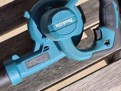 Soplador inalámbrico Makita 18V LXT (solo herramienta) XBU05Z Foto 1 de 4