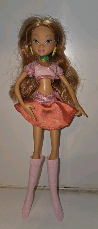 Winx Club Flora S2 школьница - Изображение 1 из 2