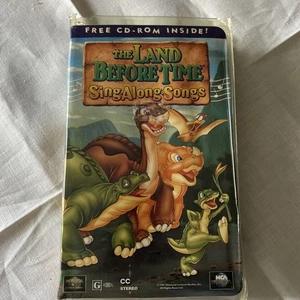 The Land Before Time: Sing Along Songs 1997 VHS Clamshell Movie Universal No CD - Picture 1 of 5