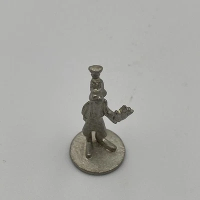 Scene It Disney Goofy Token 2004 Replacement Pieces Parts Monopoly - Image 1 of 3