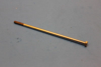 NOS YAMAHA CS3 YG1 PERNO HEXAGONAL 6X100 PIEZA # 97303-06190-00 Foto 1 de 4