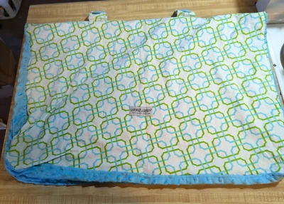 Cubierta de asiento de coche forrada geométrica multicolor para bebé Foto 1 de 2