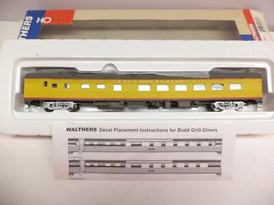 Walthers Ho 932-6334, 85' Budd Grill-Diner, Union Pacific - Image 1 of 3