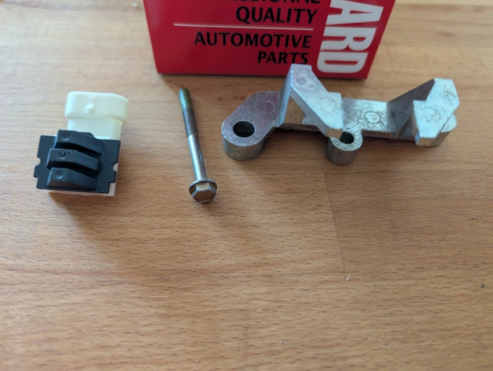 Sensor de posición del cigüeñal del motor PC9 Standard Motor Products Foto 1 de 2