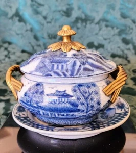 United Wilson Blue White Porcelain Lid, Tureen, Saucer Bronze Ormolu Knob Handle - Picture 1 of 12