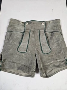 Vintage tedesco Lederhosen anni 80 verde espandibile pelle scamosciata tasche 34" - Foto 1 di 8