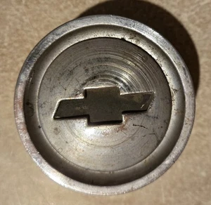 Vintage Used Chevy Bowtie Center Cap Chevrolet Bowtie Wheel Center Hubcap - Bild 1 von 12