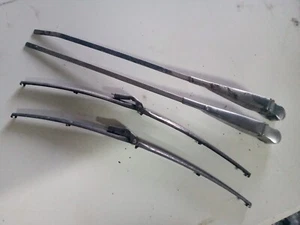 TRIUMPH MK1 2000 2.5 PI R/H & L/H FRONT WIPER ARMS & BLADE HOLDERS EXC FREE POST - Picture 1 of 3