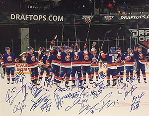 New York Islanders 2015-16 Team Signed 16x20 Photo Tavares Okposo Boychuk Halak - Picture 1 of 4