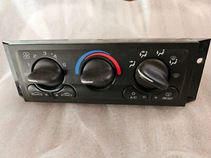 00 01 02 03 Chevy Impala Monte Carlo Heater AC Control module 10447471 - Picture 1 of 6