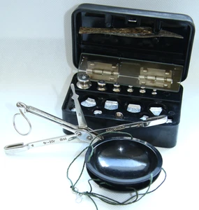 Vintage USSR Soviet Pharmacy Balancing Scales With The Full Set Of Weights - Picture 1 of 9