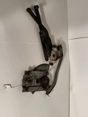 ORIGINAL 1964 1965 1966 FORD MUSTANG PASSENGER SIDE DOOR WINDOW REGULATOR ARM - Image 1 of 3