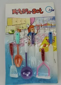 Juego de utensilios de cocina en miniatura vintage de juguete para niños *los colores varían* Nuevo de lote antiguo - Imagen 1 de 2