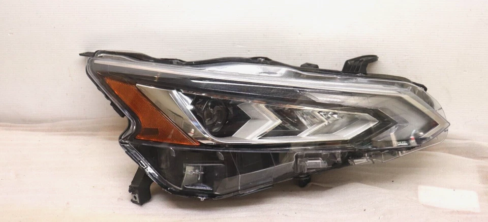 Faro LED completo pasajero derecho Nissan Altima 2019 2020 Depo Fit Foto 1 de 4