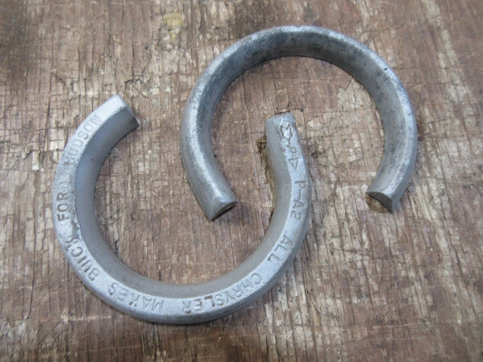 Par de piezas de suspensión espaciador de resorte helicoidal delantero Ford Custom sedán de la década de 1950 Foto 1 de 3