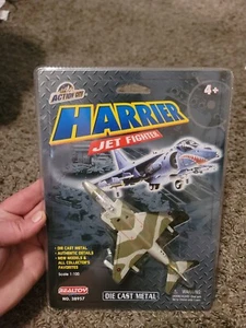 Daron Worldwide Trading RT38957 Harrier Militärflugzeug - Bild 1 von 3