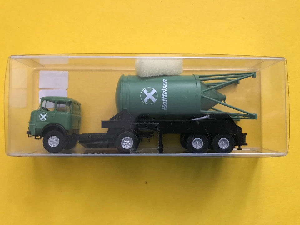 Brekina 1:87 Sattelzug Krupp "RAIFFEISEN" - OVP  --Kleinserie-- - Bild 1 von 2
