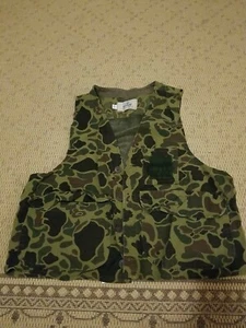 Vtg RedHead Camo Hunting Vest M Medium, holds 2 shells, 2 large pockets. - Picture 1 of 5