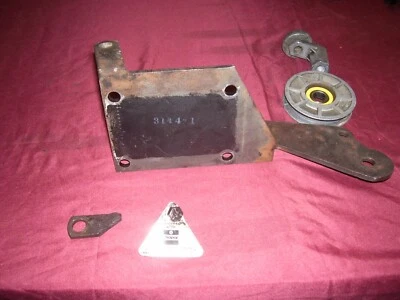 Dodge D-100 1979 soporte de compresor de aire acondicionado Foto 1 de 4