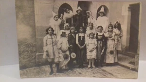 Schülergruppe im Bühnenkostüm .1913.(4)(S15-21) - Bild 1 von 2